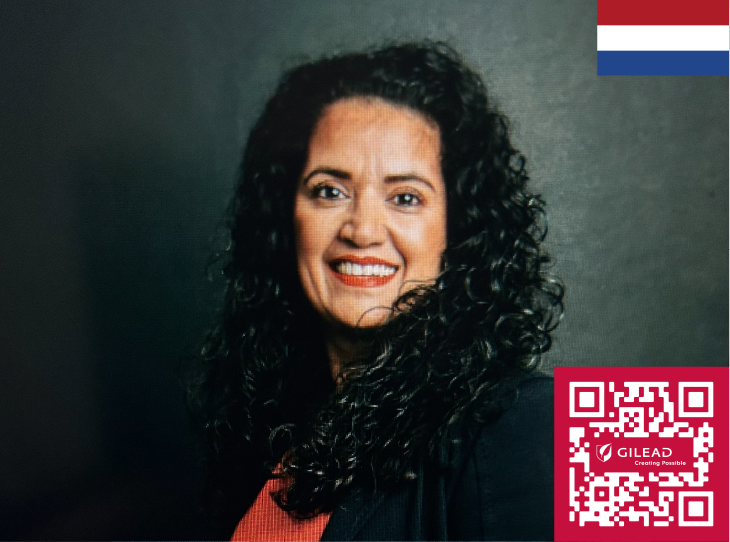 Saskia_Ramdas_without_phone