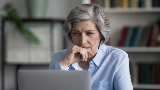 Patient atteint d'un lymphome à la recherche de ressources d’information et d'associations de patients