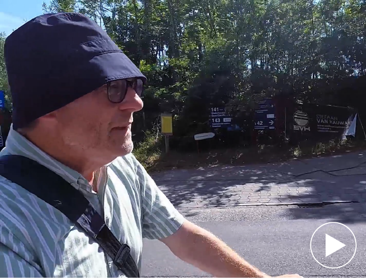 Afbeelding die de videotestimonial van Constant, een CAR T-patiënt, vertegenwoordigt